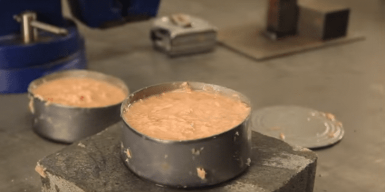 Como abrir uma lata sem um abridor de latas