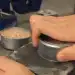 Como abrir uma lata sem um abridor de latas