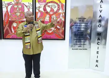 Artista plástico Álvaro Macieira expõe quadros no Shopping Fortaleza