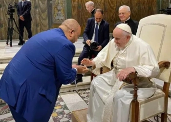 Paulo Flores recebido pelo Papá Francisco