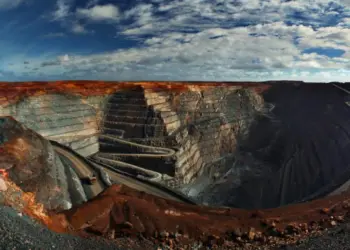 Ferro e Rochas Ornamentais