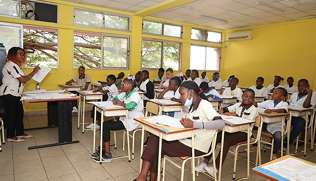 Exames nas escolas técnicas/Luanda 