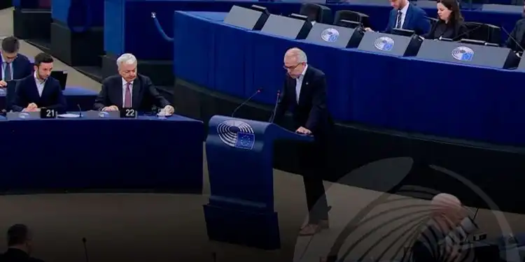 Eurodeputados reafirmam apoio à Ucrânia.