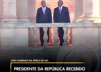 Presidente da República recebido com honras militares