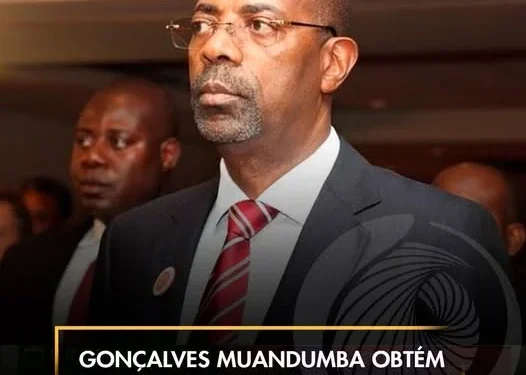 Gonçalves Muandumba obtém o grau de Mestre pela UAN