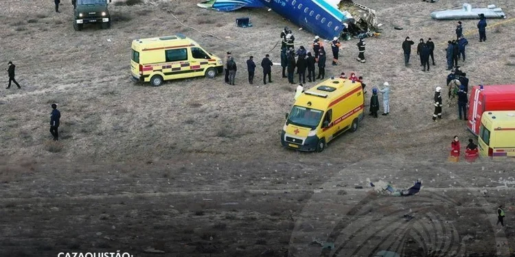 Avião da Azerbaijan Airlines despenha-se perto de Aktau no Cazaquistão