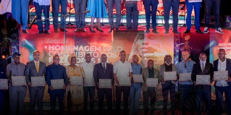 GPL homenageia Fazedores da Cultura e da Arte.