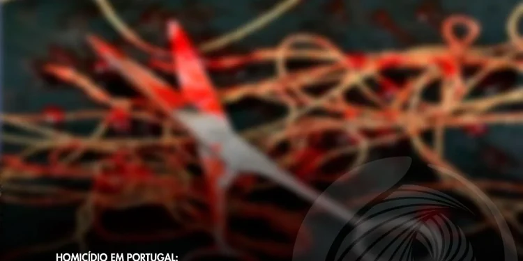 Mulher é degolada pelo marido com uma faca e uma tesoura à frente dos filhos