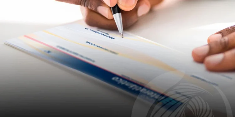 Uso de cheques regista queda de 87% há 12 meses da sua descontinuação