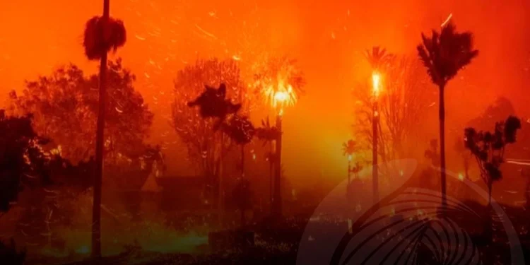 Los Angeles em perigo extremo de incêndio com nova onda de ventos fortes