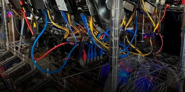 Desmantelada nova rede clandestina de mineração de criptomoedas no Porto Seco