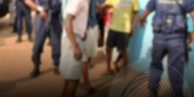 Dezassete cidadãos detidos em operações policiais no Zaire por alegados actos criminais