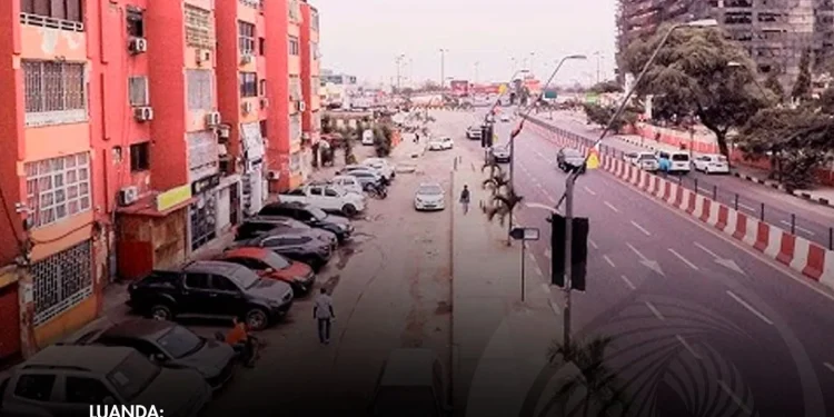 Trânsito interrompido entre Maianga e Sagrada Família