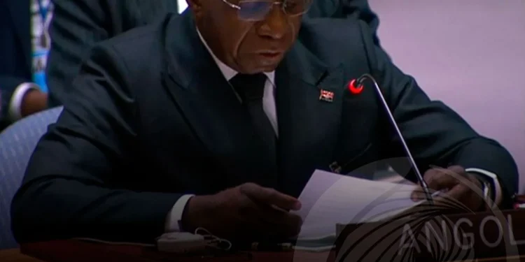 Ministro Téte António considera o terrorismo uma ameaça à paz e segurança