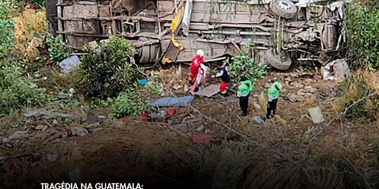 55 mortos após queda de autocarro de uma ponte