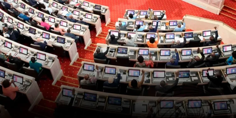 Parlamento suspende discussão da Proposta de Lei da Medalha de Honra