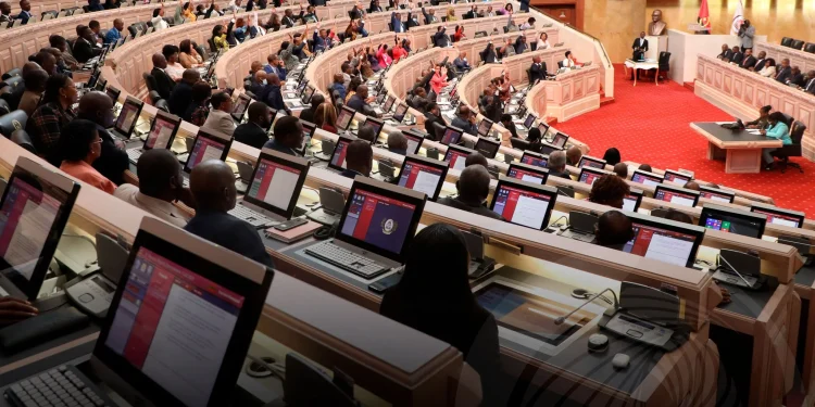 Deputados enaltecem eleição do Presidente João Lourenço à Presidência da UA