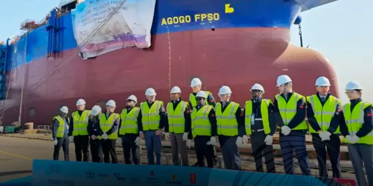 Navio-plataforma angolano Agogo FPSO pronto para partir da China rumo a Angola