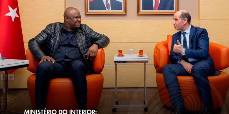 Angola e Turquia reforçam cooperação em “Segurança” e “Ordem Interna”