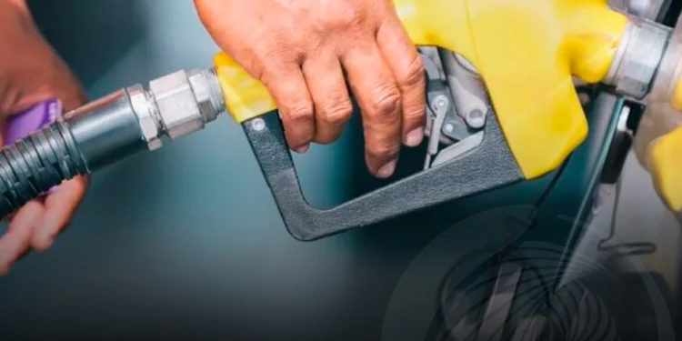 Gasóleo passa a custar 300 kz o litro