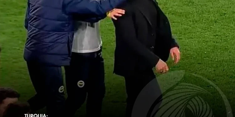 José Mourinho aperta nariz de treinador adversário após seu time ser derrotado