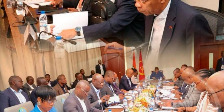 PR João Lourenço reúne-se com o Governo Provincial de Cabinda