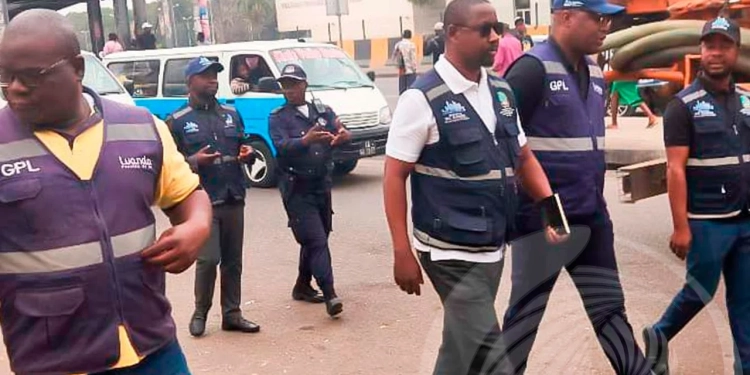 Comerciantes sensibilizados para o cumprimento das regras de ordenamento