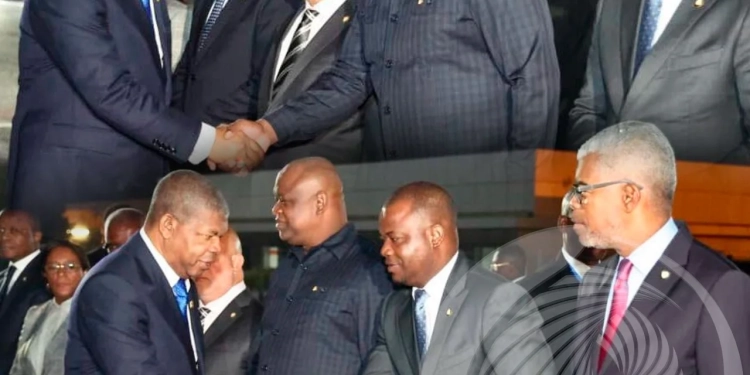 PR João Lourenço regressa ao país após missão em Addis-Abeba