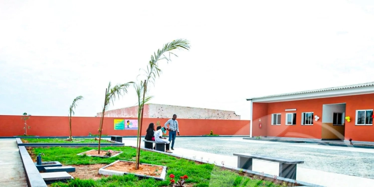 Ministro de Estado para Coordenação  Económica inaugura Complexo Escolar “Hélder Albuquerque”