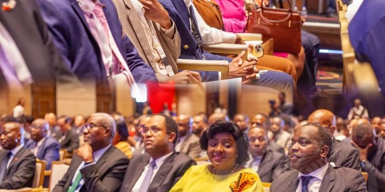 TV ZIMBO e Câmara de Comércio Angola–China promovem “Conferência sobre Relações Comerciais Bilaterais”