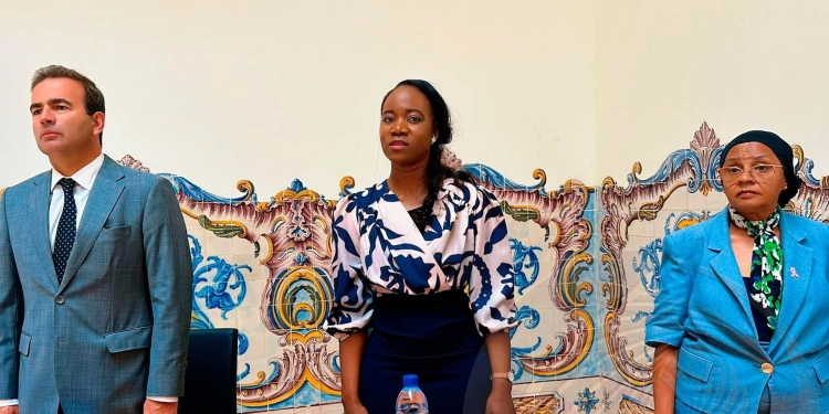 Formação contínua reforça capacitação de professores angolanos