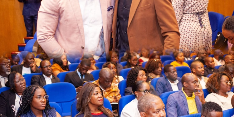 Maria Lima lança obra “Governança Mutualista – A força invisível que sustenta a comunidade”