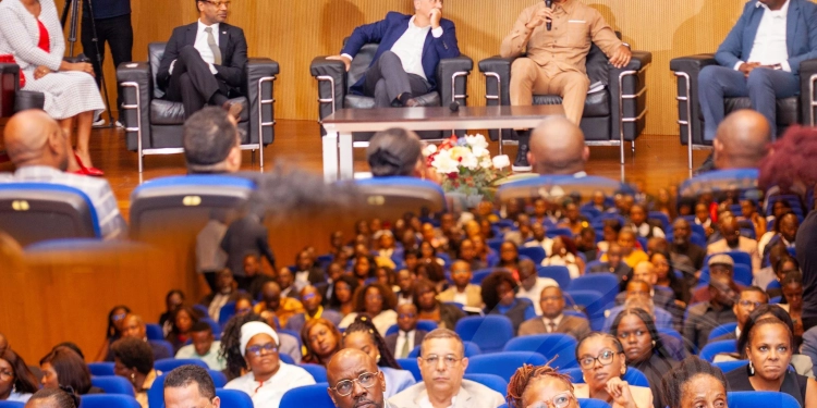 Maria Lima lança obra “Governança Mutualista – A força invisível que sustenta a comunidade”