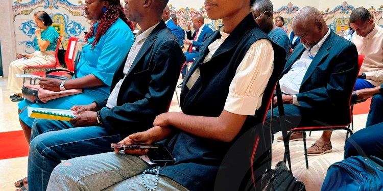 Formação contínua reforça capacitação de professores angolanos