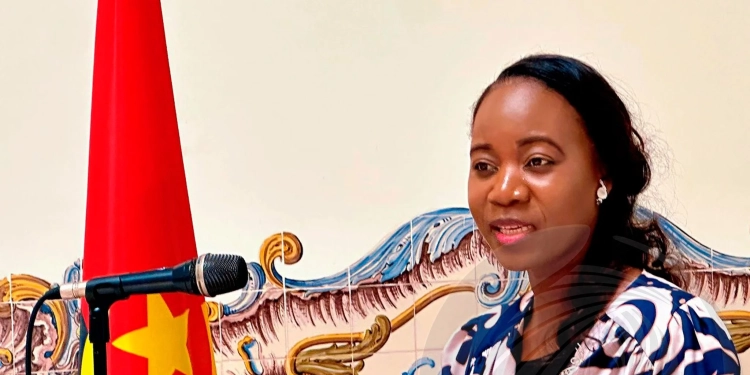 Formação contínua reforça capacitação de professores angolanos