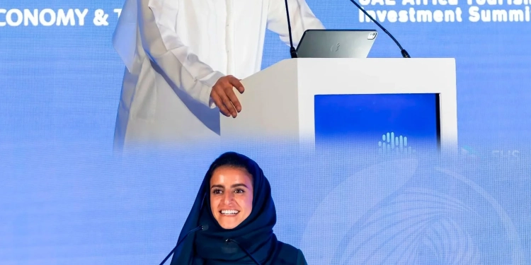 Ministro do Turismo defende investimento em infra-estruturas para impulsionar o sector em África