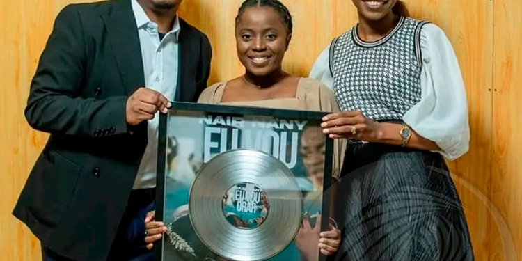 Nair Nany é a primeira artista gospel angolana a conquistar “Disco Platina”