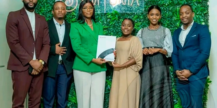 Nair Nany é a primeira artista gospel angolana a conquistar “Disco Platina”