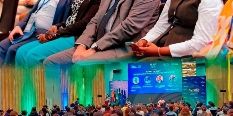 Ministro Rui Falcão destaca protagonismo juvenil no Fórum UA-UE em Luanda