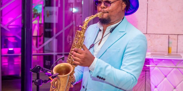 Jornalismo e fotografia unem-se na exposição “Angola Living Experience”