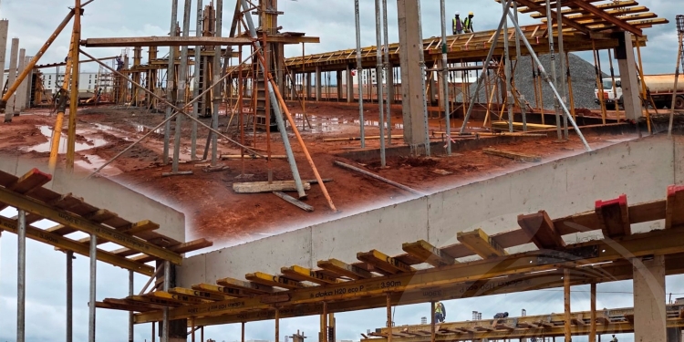 Ministra da Saúde constata obras do Hospital Pediátrico da Lunda Sul