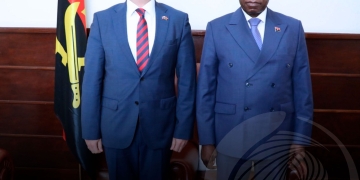 Ministro Téte António recebe encarregado de negócios da Federação Russa em audiência