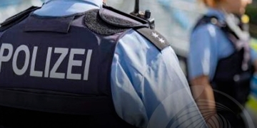 Alemanha:  Homem esfaqueia três membros das Testemunhas de Jeová em estação de comboio