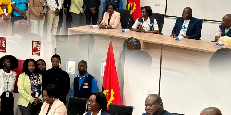 Ministra Sílvia Lutucuta reforça combate à pólio e presta solidariedade no Cunene