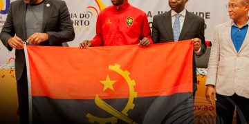 Secretário de Estado para o Desporto entrega bandeira à Selecção Sub-17 no âmbito do CAN de Marrocos