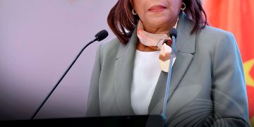 Ministra Maria Bragança defende comunicação eficaz para humanização nos serviços de saúde