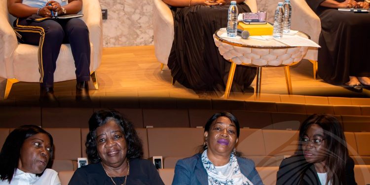 Encontro de mulheres Oficiais Comissários reflecte liderança do género no MININT