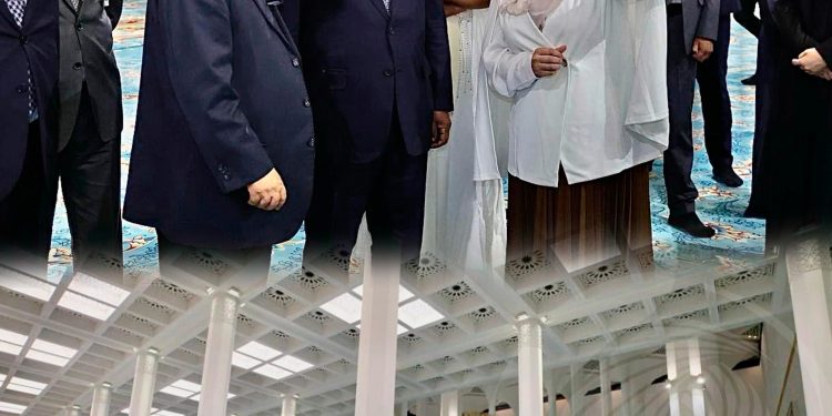 João Lourenço visita Grande Mesquita de Argel e destaca espiritualidade do povo argelino