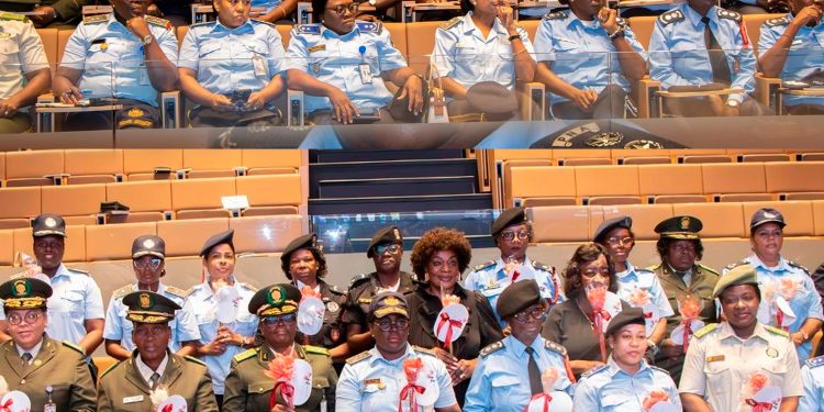 Encontro de mulheres Oficiais Comissários reflecte liderança do género no MININT