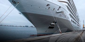 Cruzeiro “Silver Dawn” atraca em Luanda com 380 turistas internacionais